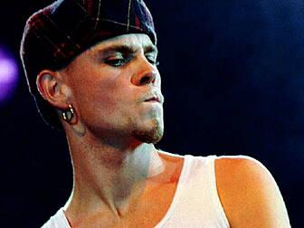 East 17's Brian Harvey Dem...
